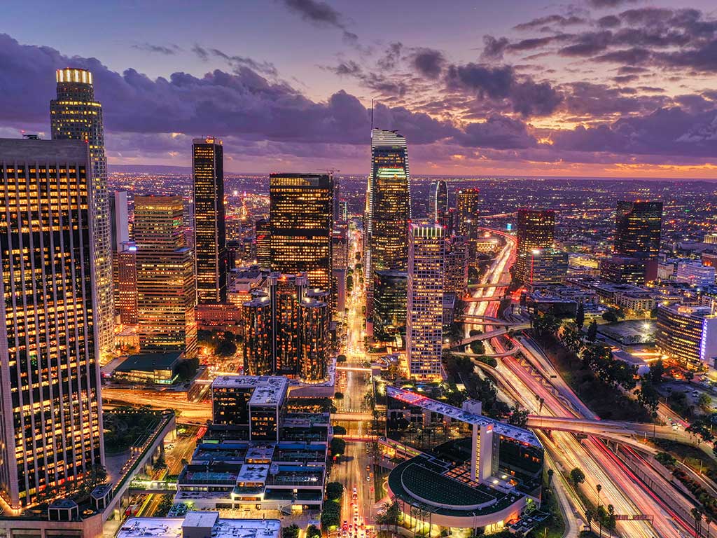India's Luxury Real Estate Soars: UHNW Investments Drive Record-Breaking Deals & Price Growth